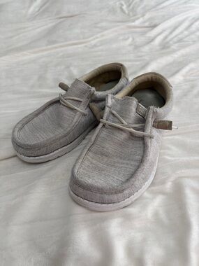 Hey Dude Womens Wally Knit Slip-Ons in Light Gray
